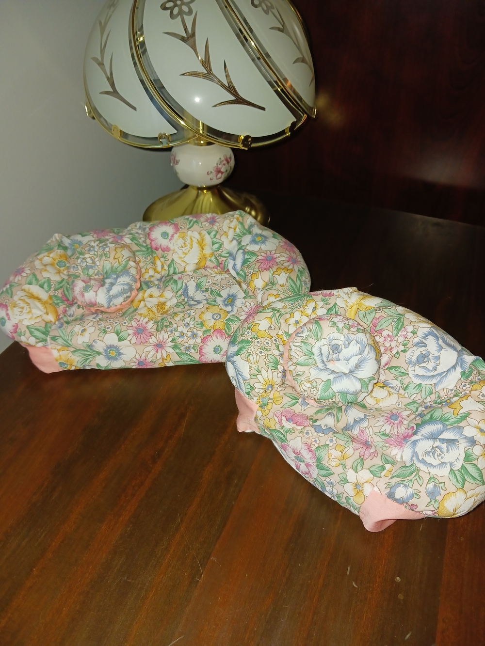 Vintage Barbie Doll Size Plush Floral Couch And Loveseat With Pillows